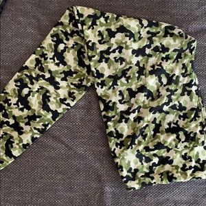 EUC TC LLR Camo leggings